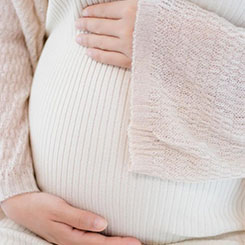 其矩阵账号如“🇬🇮🏴‍☠️听风的🇸🇪蚕严选”“听🤷‍♂️🙇‍♀️广州哪个助孕机构好